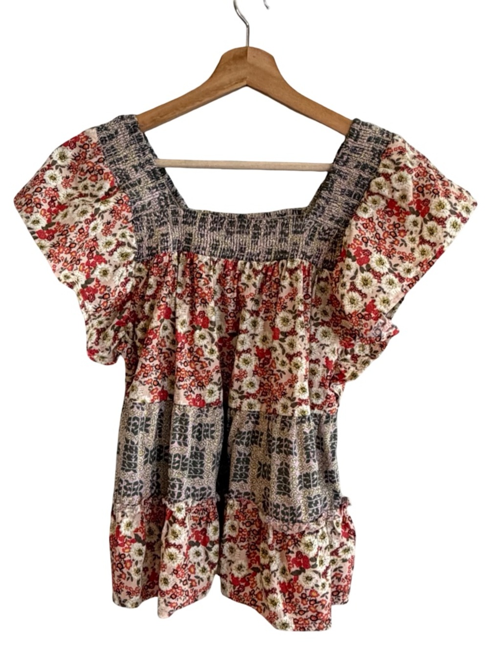 easel Floral Smocked Square-Neck Flutter Sleeve Top in Red and Cream